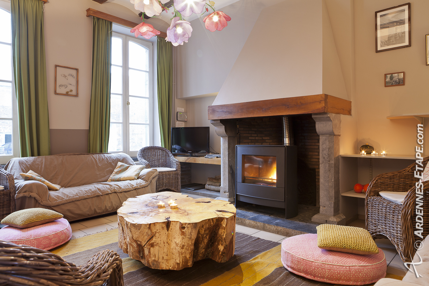 Salon avec cheminée